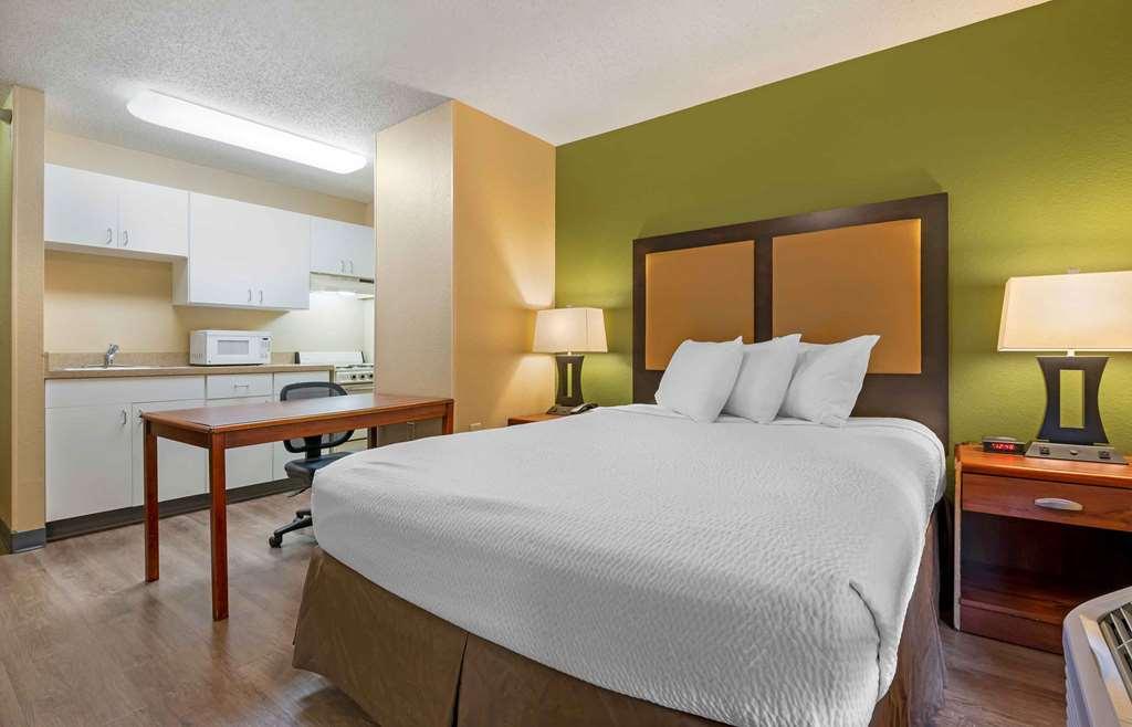 Extended Stay America Select Suites - South Bend - Mishawaka - South Room photo